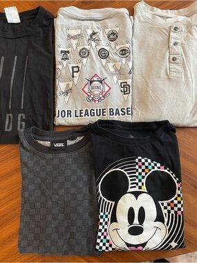 Boys tshirt bundle - size 12. Vans, MLB, Zara, etc.